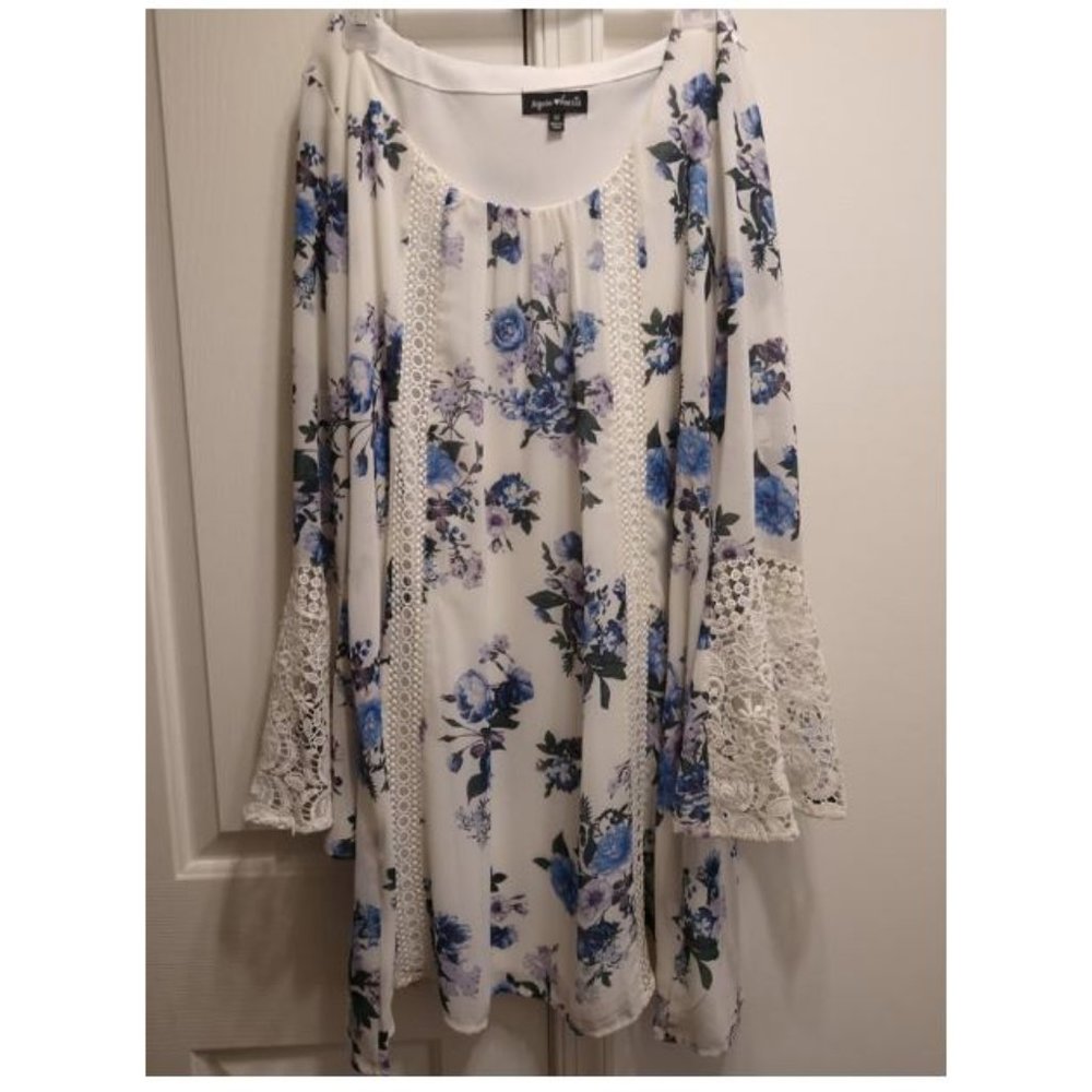 Sequin Hearts Women's long sleeve floral dress